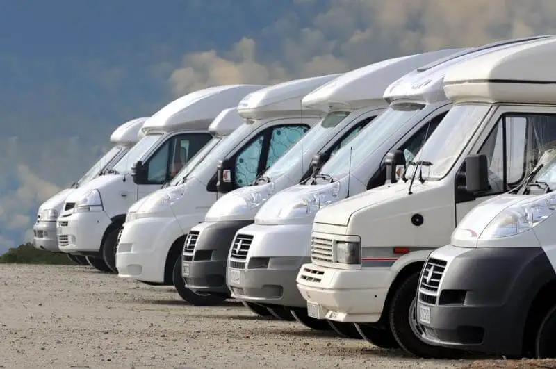 Read more about the article Essential Driving Tips for Motorhome Beginners