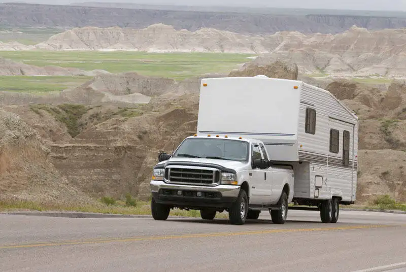 Read more about the article Why Buy a Fifth Wheel?