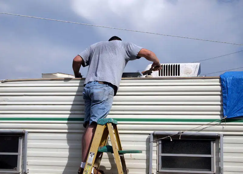 You are currently viewing DIY RV Maintenance Tips